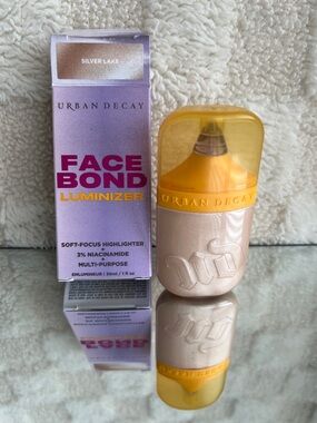 Urban Decay Face Bond Luminizer - Champagne Pearl with Yellow Cap